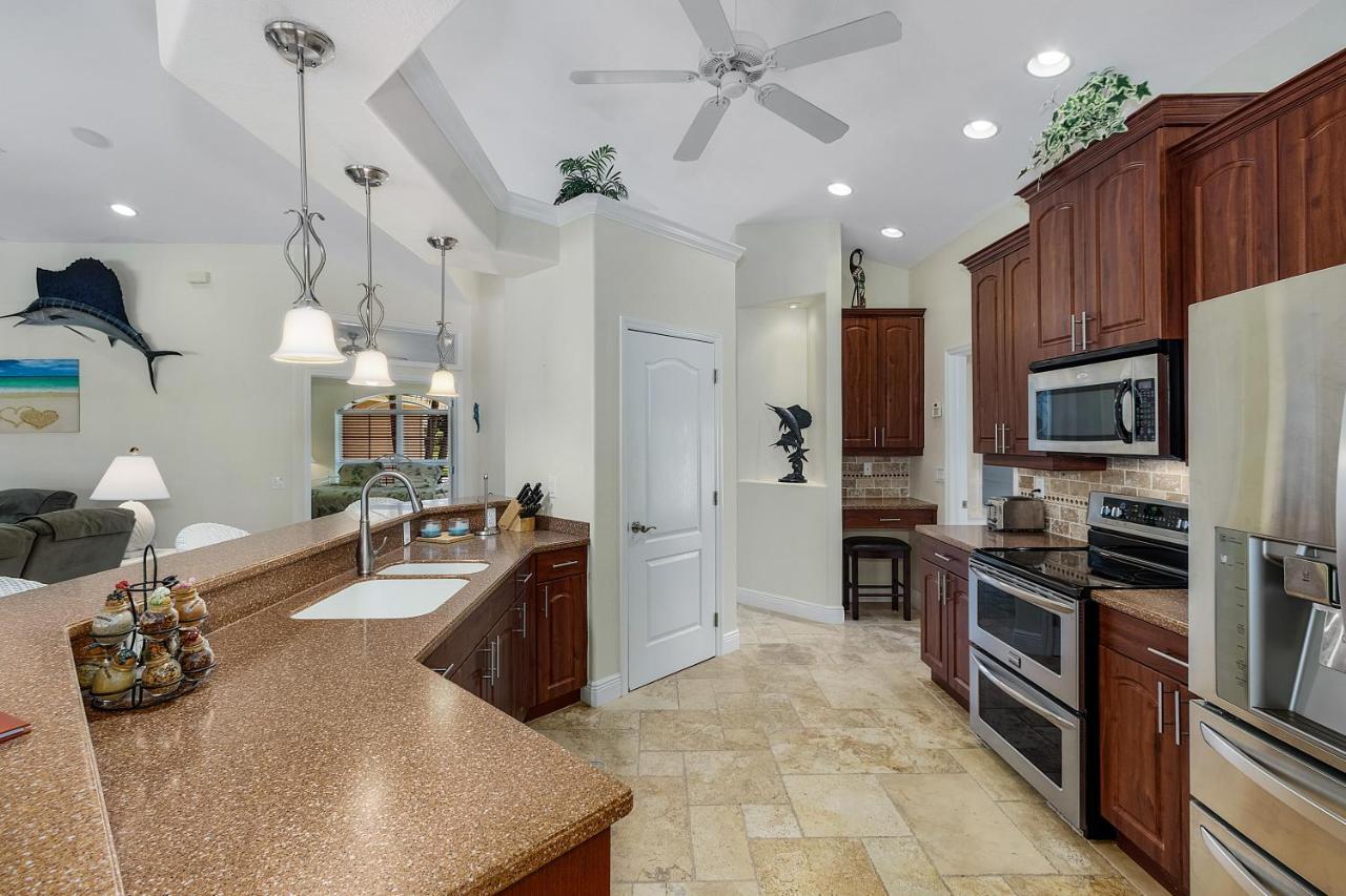 Luxury Home, Hot Tub, Heated Pool, Tiki Bar - Villa Spain Cape Coral Exterior foto